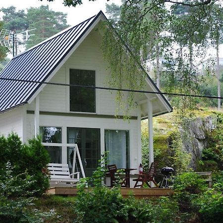Anfasteroed Gardsvik - Badstugor Med Loft Ljungskile Εξωτερικό φωτογραφία