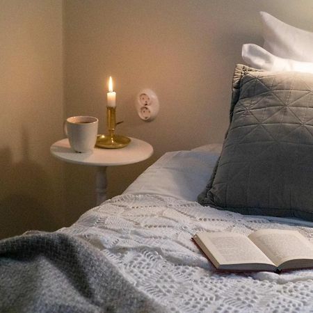 Anfasteroed Gardsvik - Badstugor Med Loft Ljungskile Εξωτερικό φωτογραφία