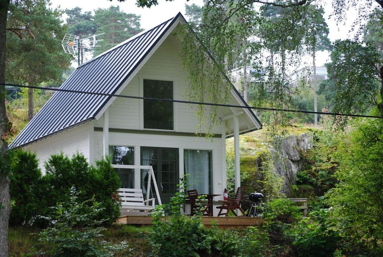 Anfasteroed Gardsvik - Badstugor Med Loft Ljungskile Εξωτερικό φωτογραφία