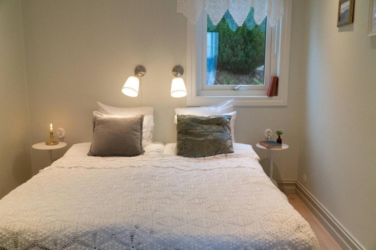 Anfasteroed Gardsvik - Badstugor Med Loft Ljungskile Εξωτερικό φωτογραφία